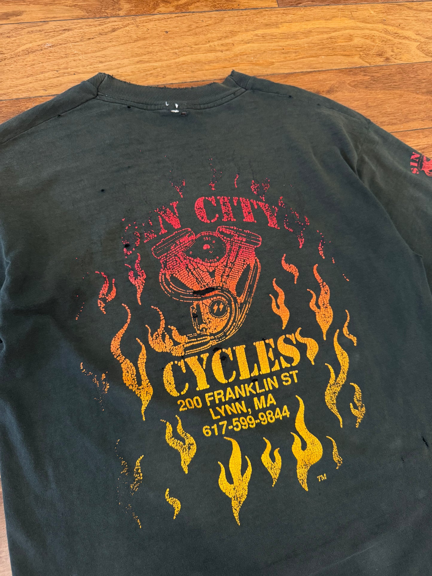 90s Sin City Cycles Thrashed Graphic Tee (L)