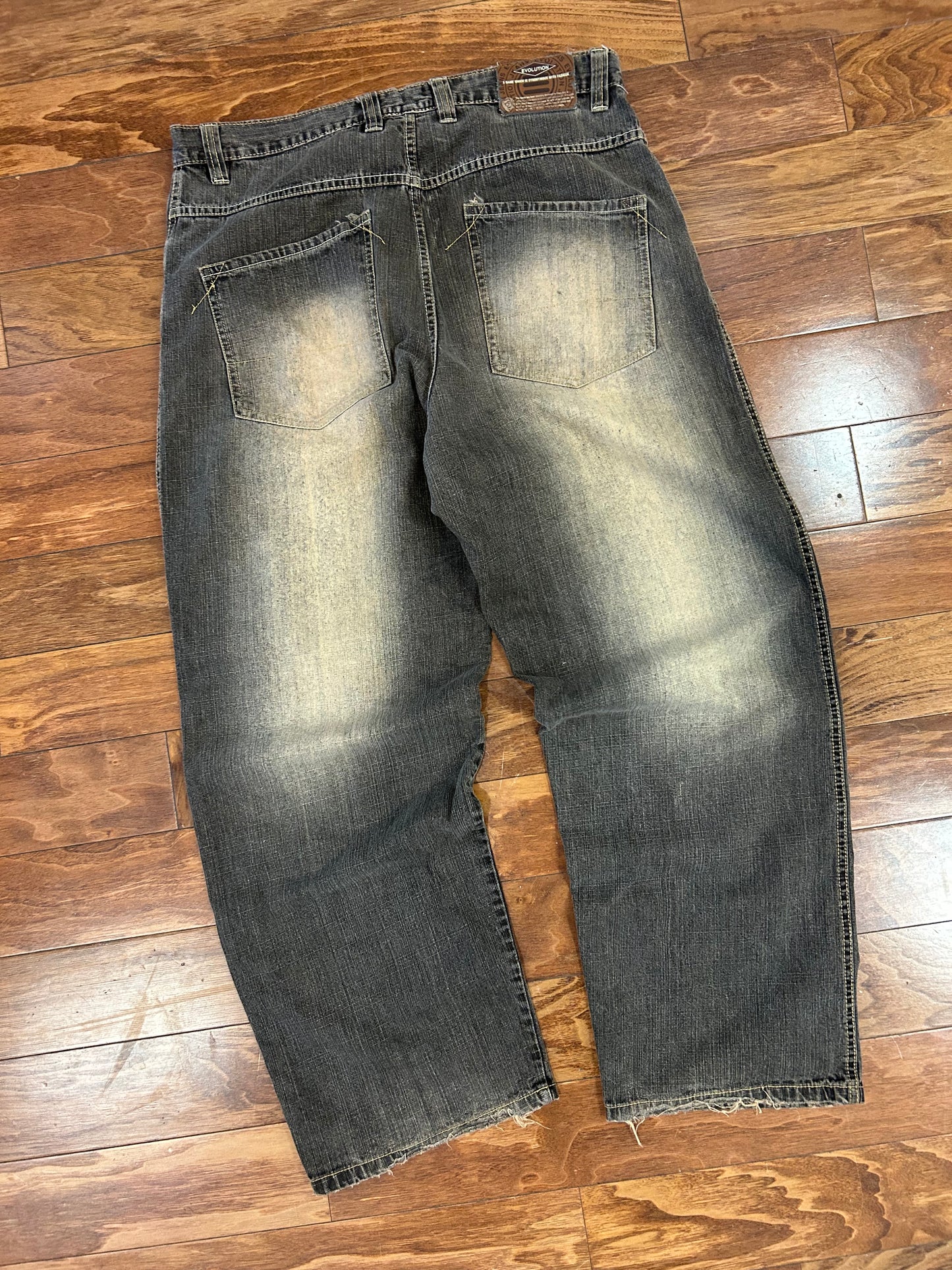 00s Evolution Baggy Faded Jeans (38 x 32)