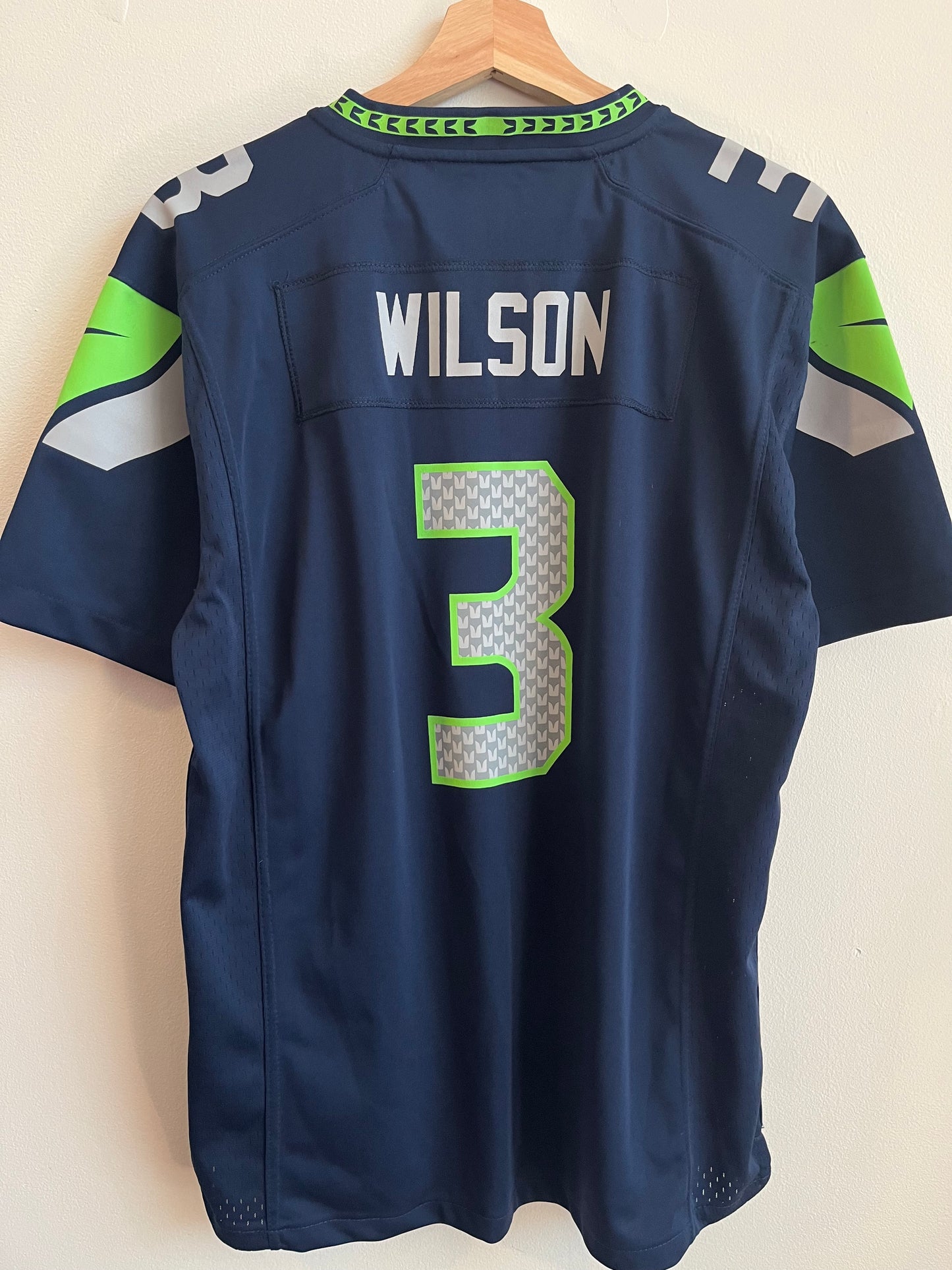 2015 Seattle Seahawks Russell Wilson Nike Jersey (Youth XL)