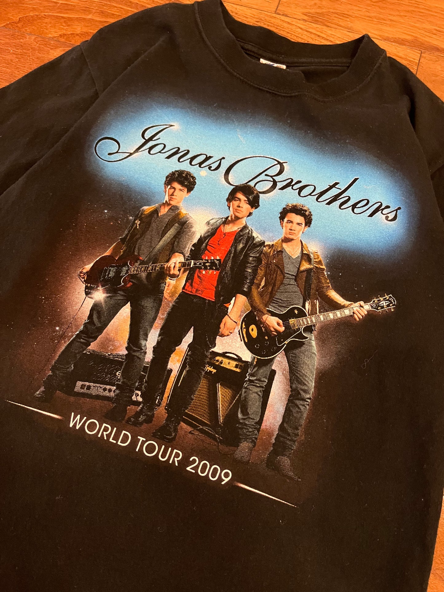 2009 Jonas Brothers Music World Tour Tee (S)