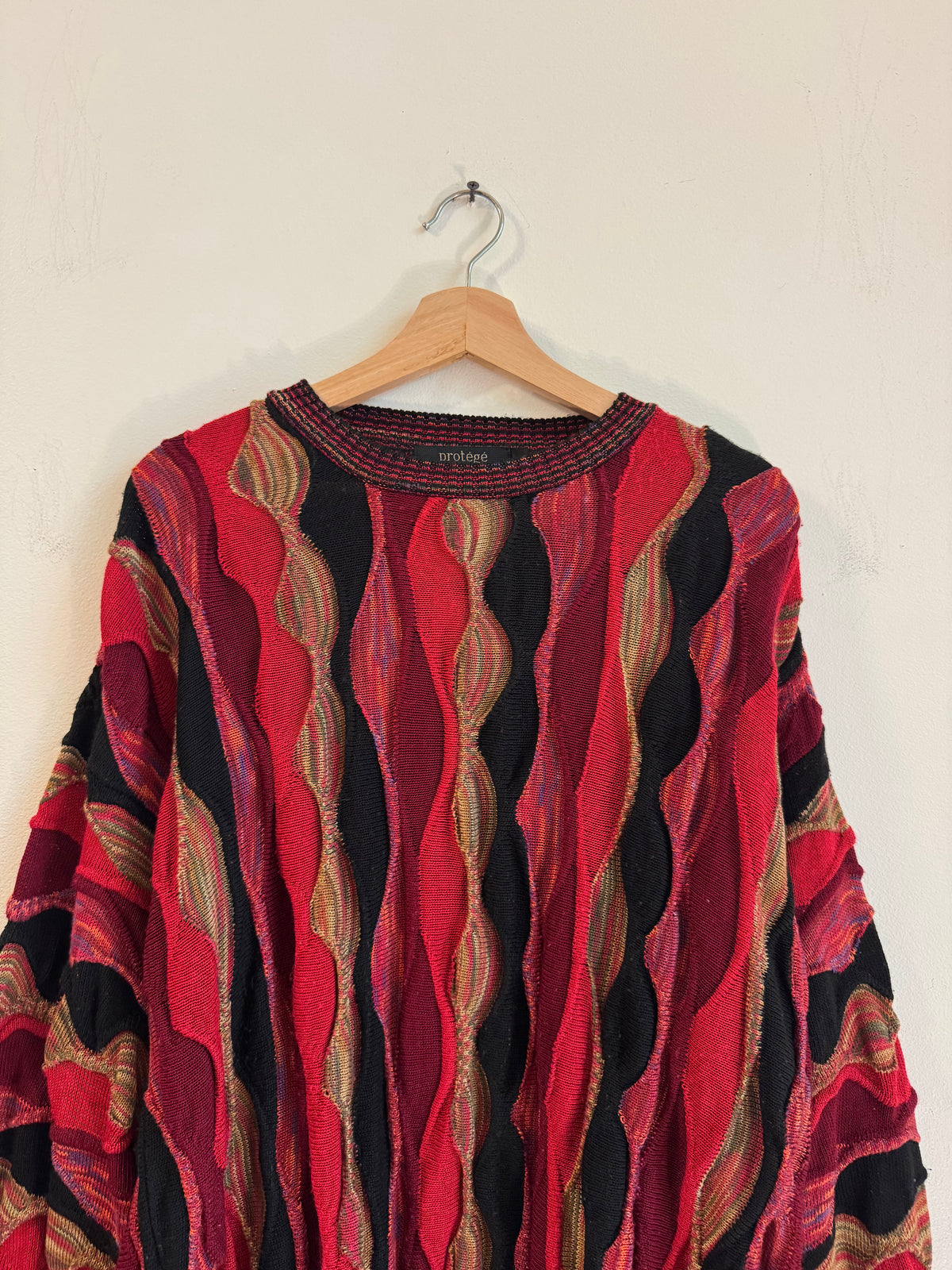 90s Protege 3D Knit Pink/Red Vintage Sweater (L)