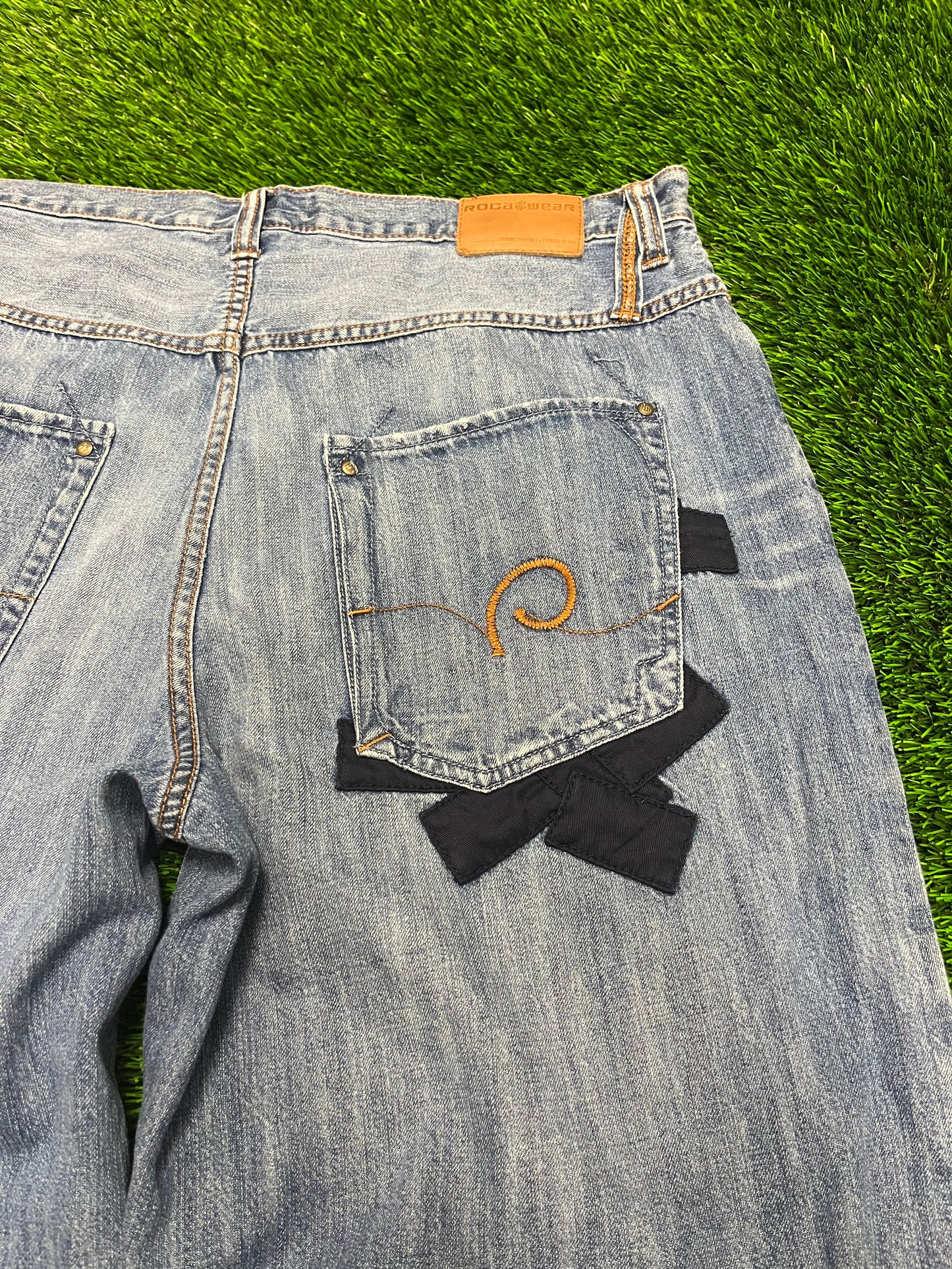00s Rocawear Patched Baggy Jean Shorts (38)