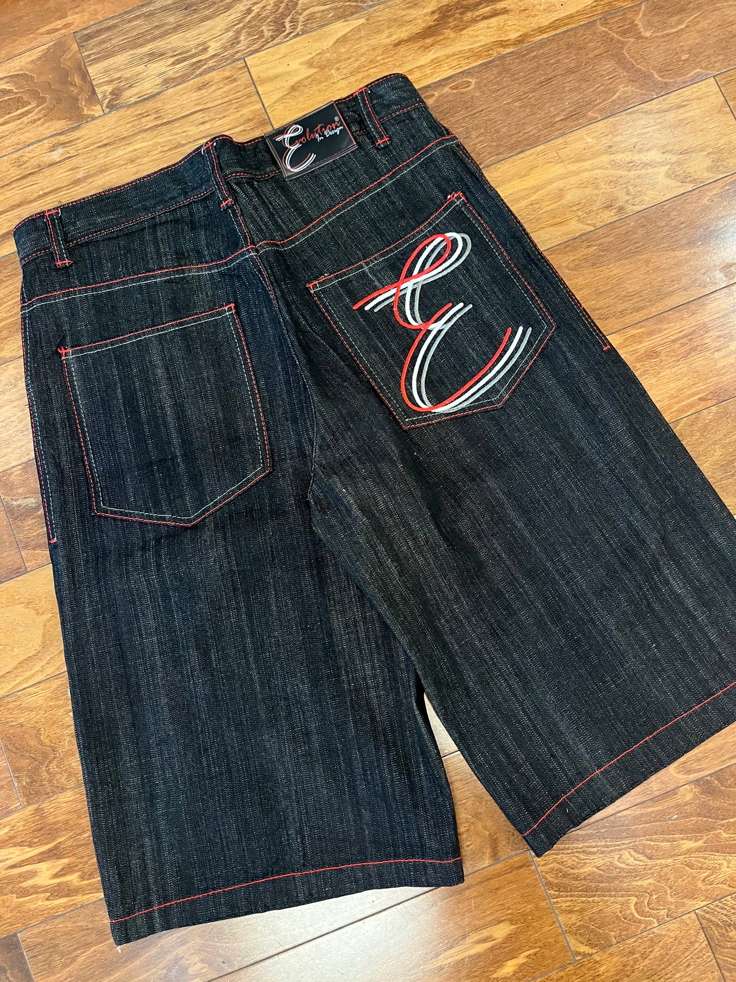 00s Evolution Baggy Shorts (34)