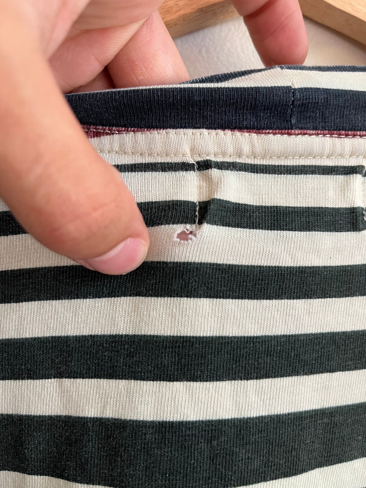 90s Guess Embroidered Striped Long-Sleeve Shirt (L)