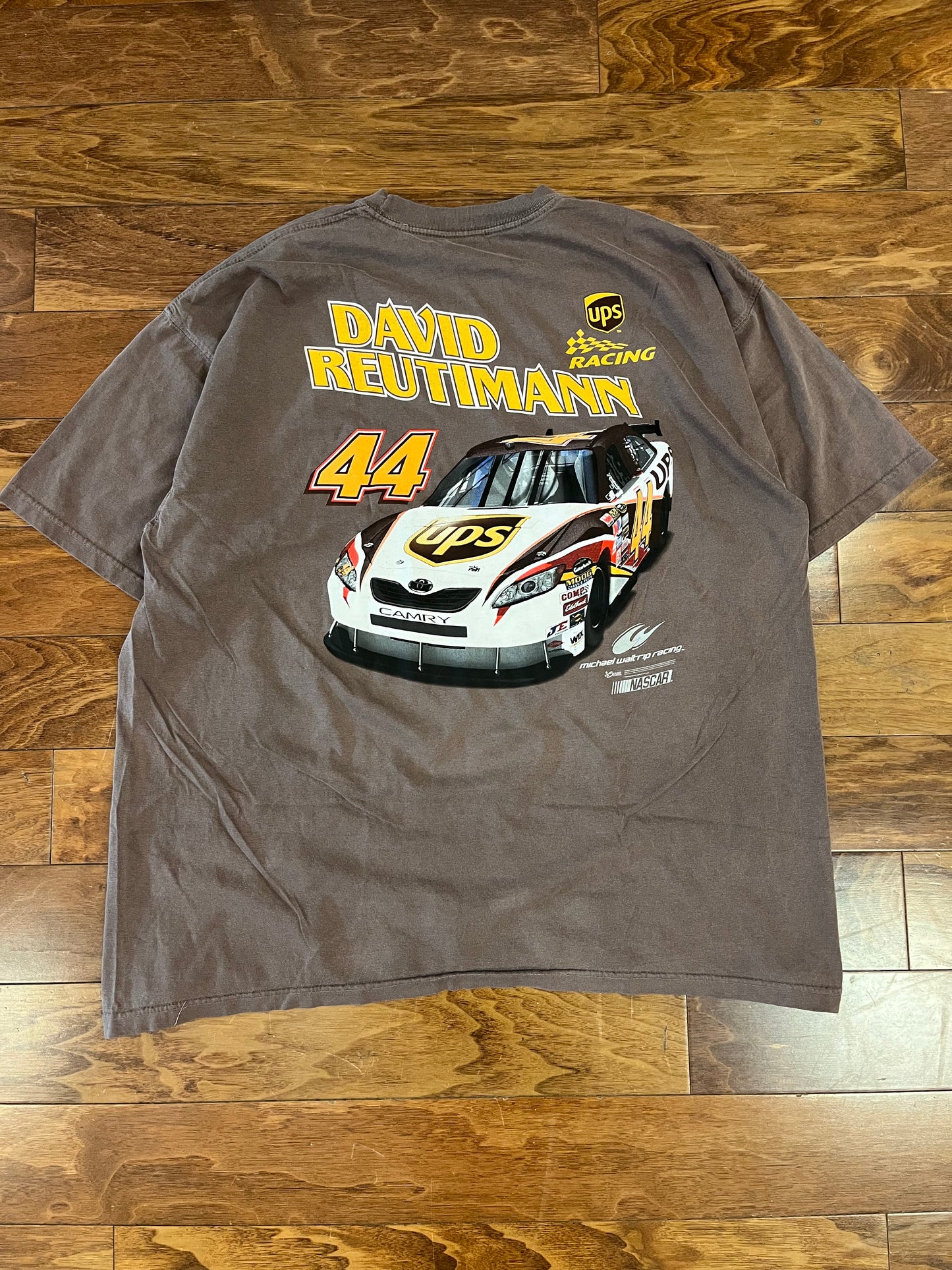 00s UPS Racing Nascar Brown Tee (XL)