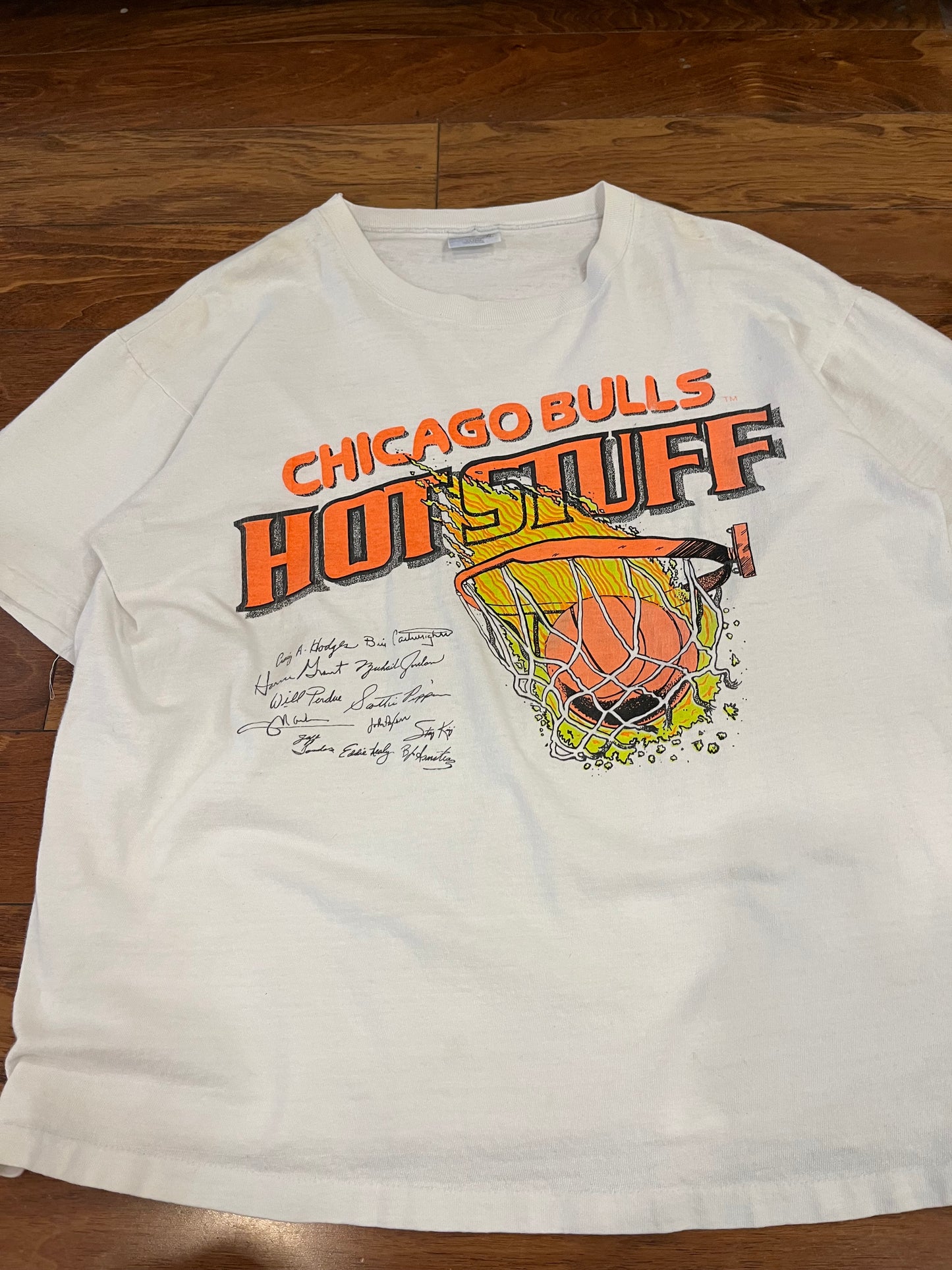 90 Chicago Bulls Hot Stuff Graphic Vintage Tee (XL)