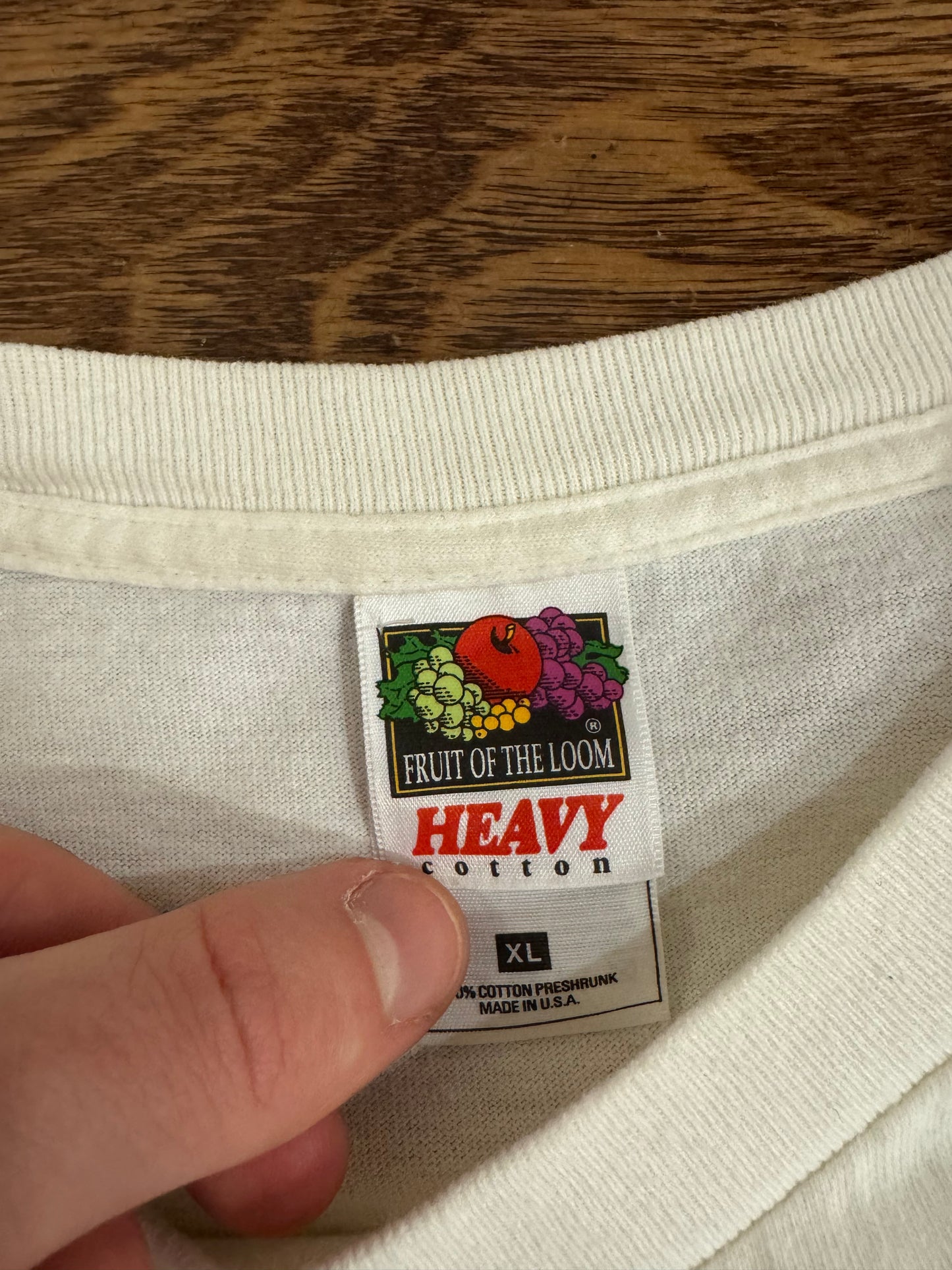 2002 Charlotte Hornets v Chicago Bulls Fantastic Fanale XIV Vintage NBA Tee (XL)