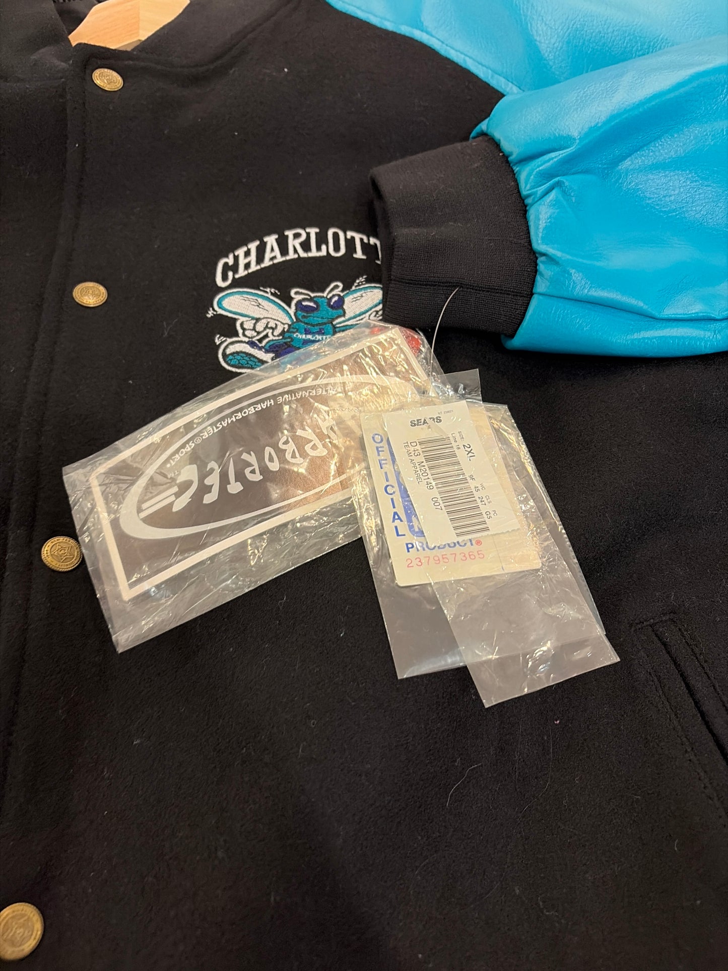 00s Charlotte Hornets Vintage Deadstock Harbortec Leather Jacket (XXL)