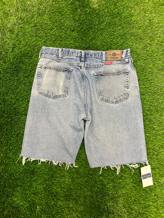 00s Wrangler Workwear Distressed Cut Off Vintage Jean Shorts (36)