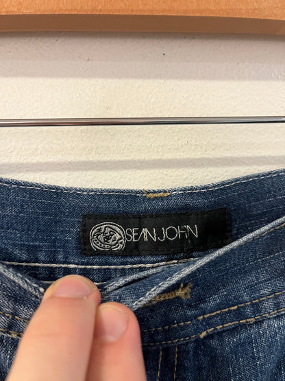 00s Sean John Baggy Mid Wash Shorts (36)