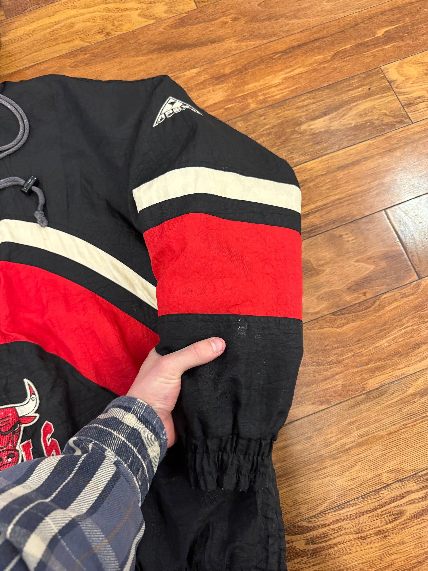 90s Chicago Bulls Apex Hooded Puffer (M)