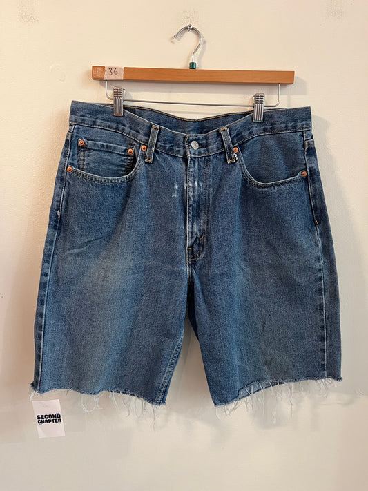 2010s Levi's 550 Dark Wash Shorts (36)