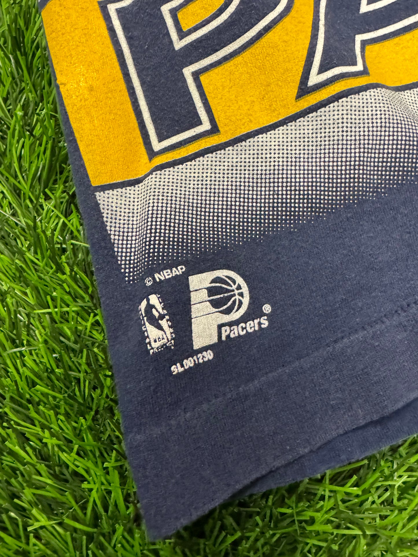 90s Indiana Pacers Vintage Salem AOP Tee (XL)