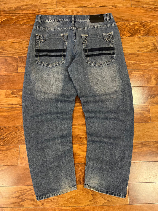 00s Jean Station Embroidered Jeans (38 x 30)