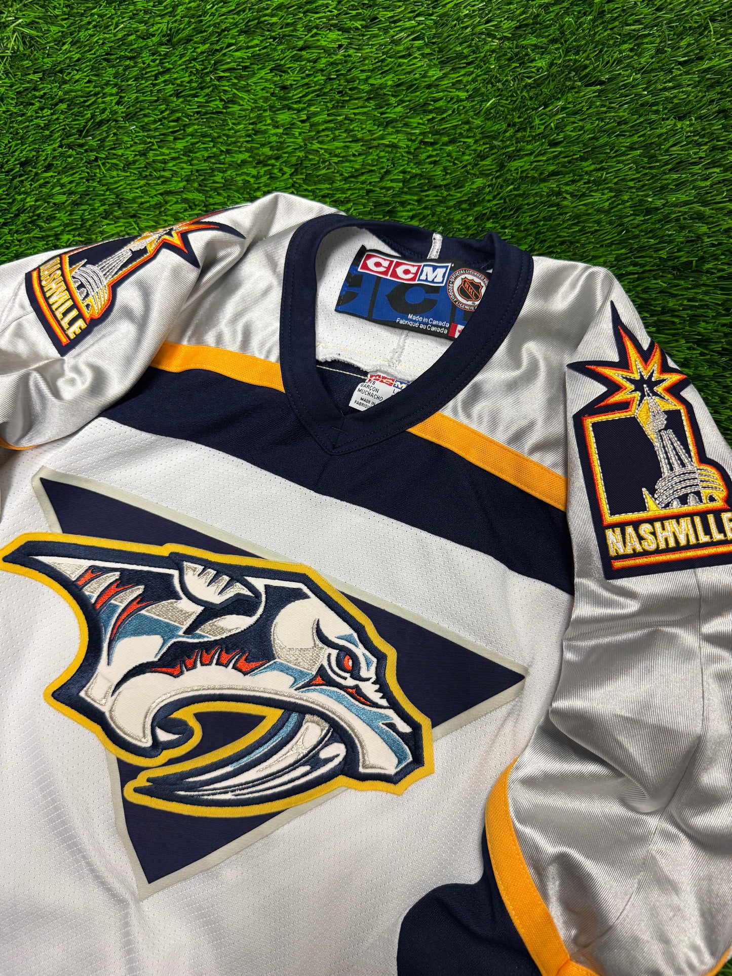 CCM Nashville Predators NHL Vintage Youth Hockey Jersey (Youth L/XL)
