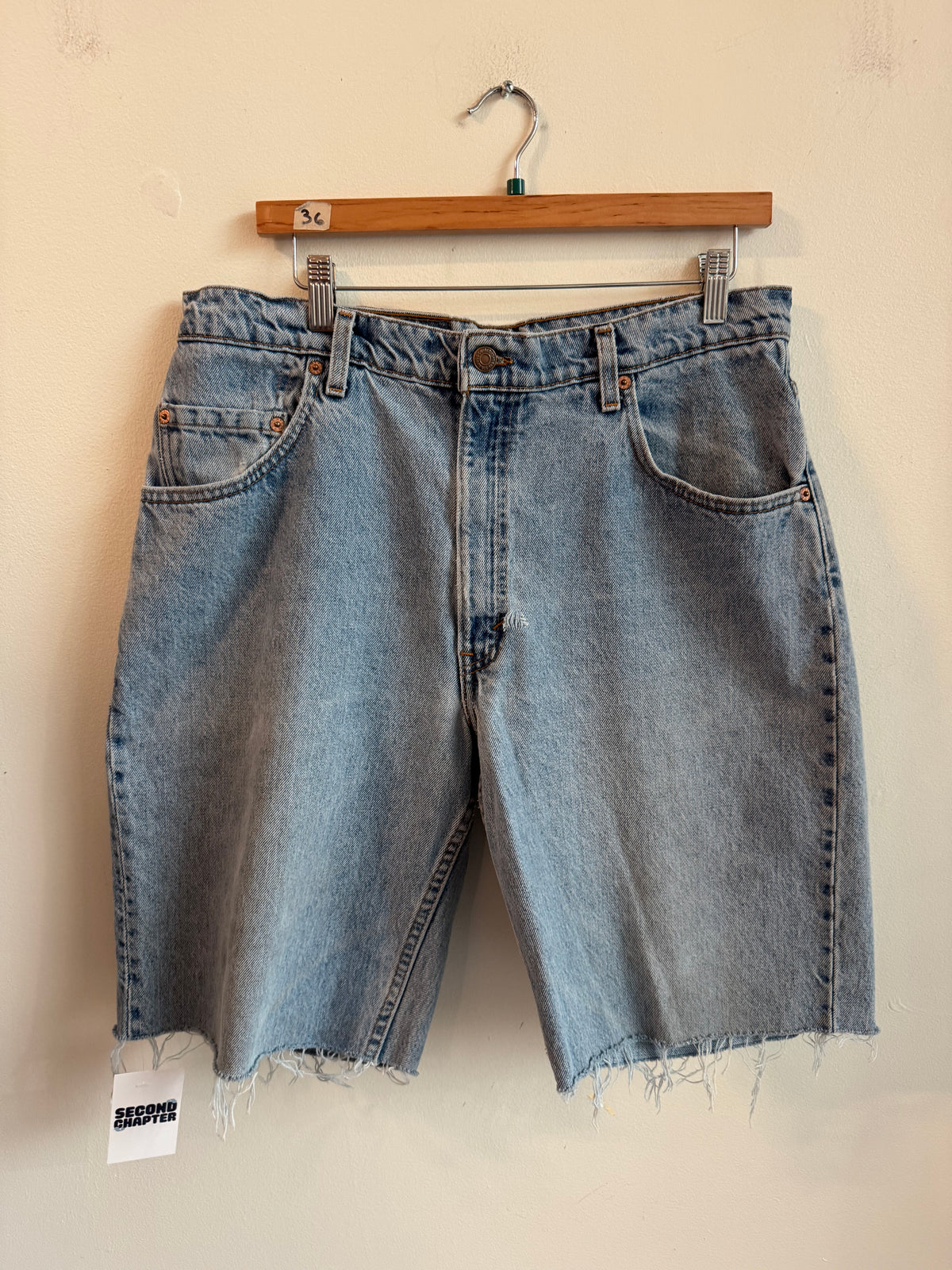 1997 Levi”s 560 Baggy Light Wash Shorts (36)