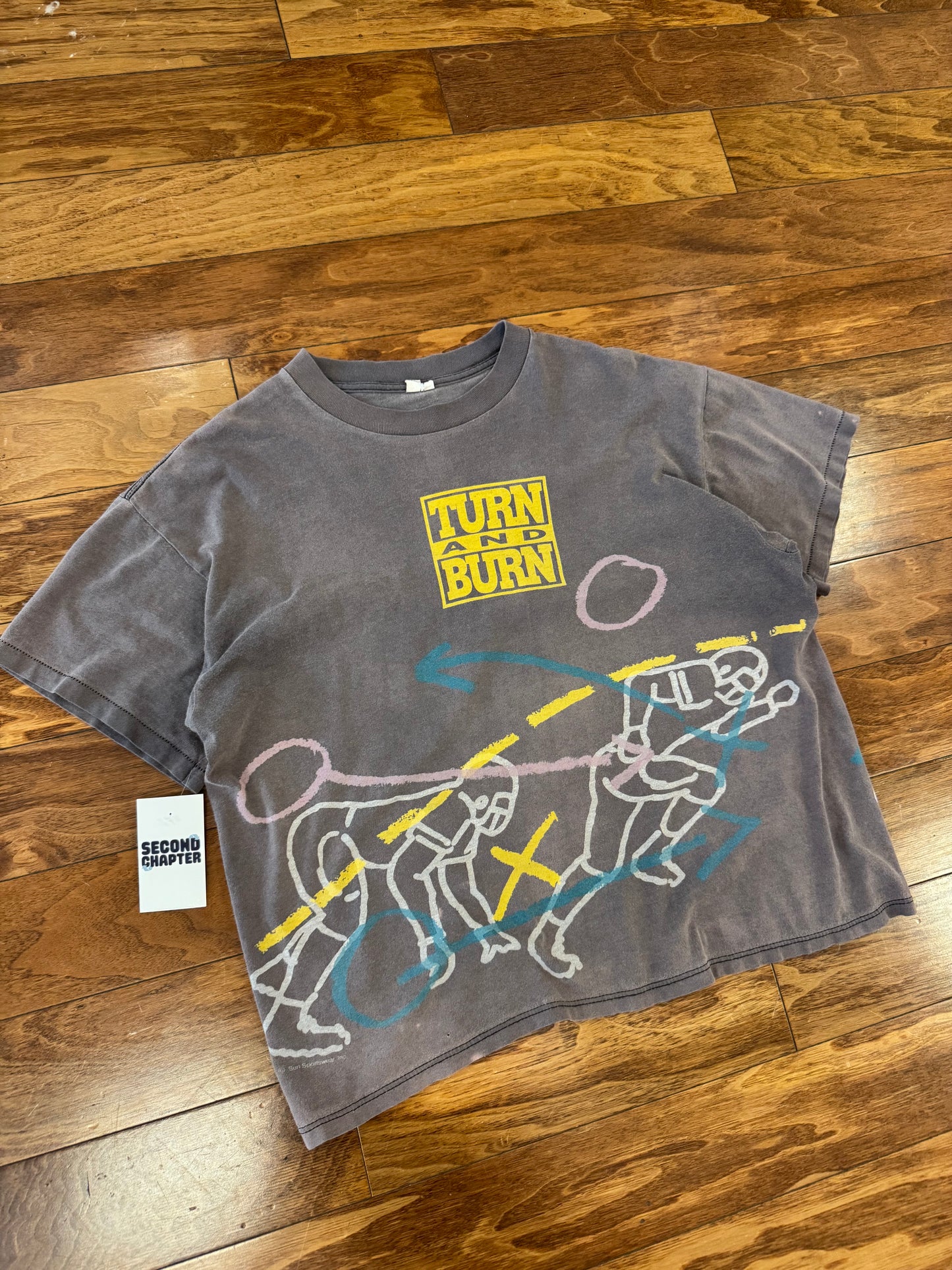90s Turn & Burn Football Graphic Tee (L)