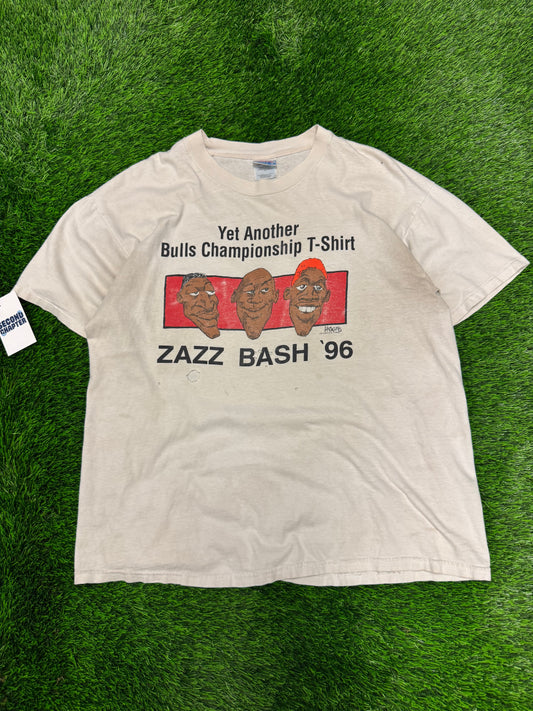 1996 Chicago Bulls "Yet Another Bulls Championship T-Shirt" Zazz Bash Pippen, Jordan & Rodman Distressed Caricature NBA Vintage Tee (XL)