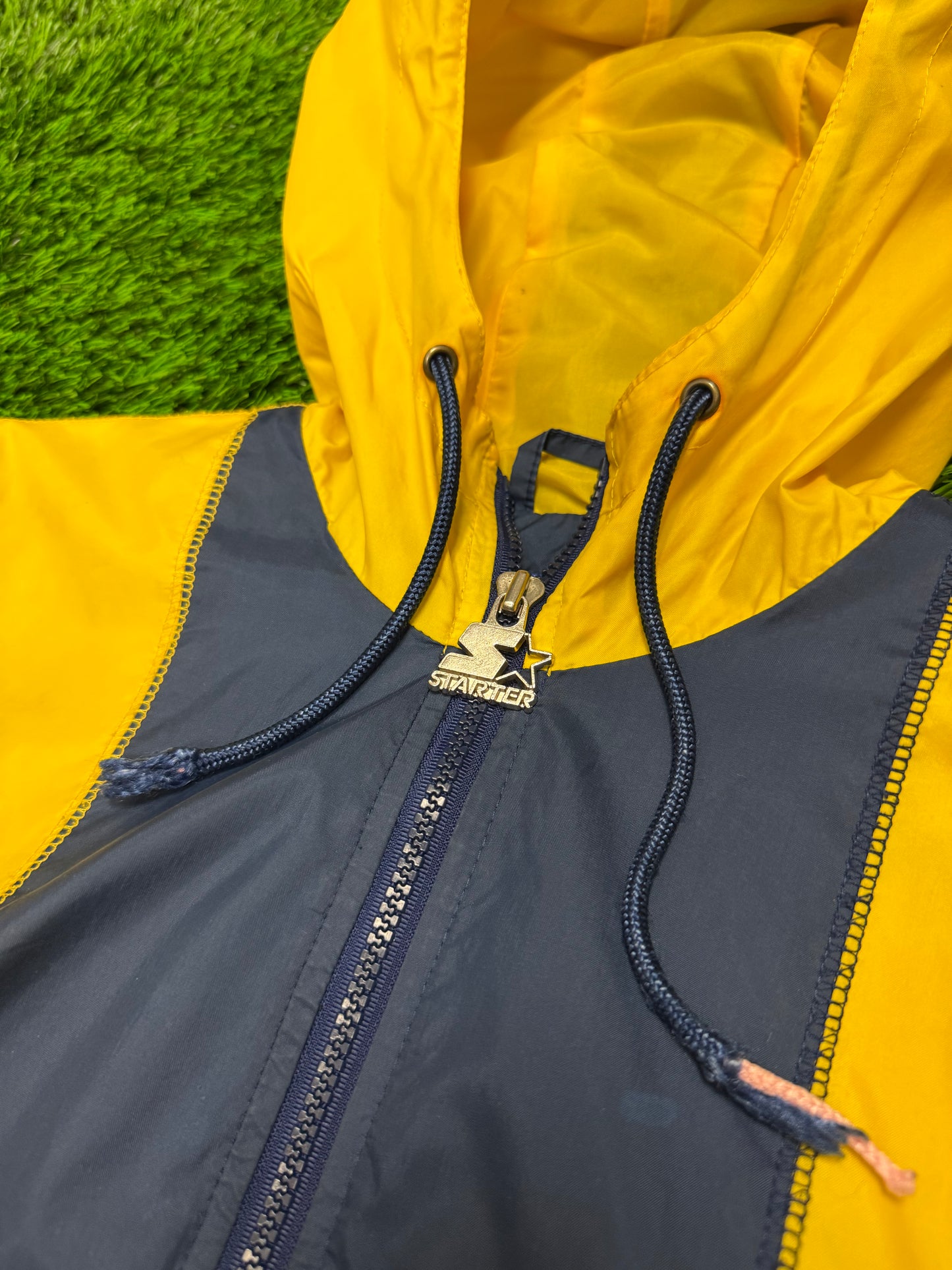 90s University of Michigan Starter Youth Windbreaker (Youth L)
