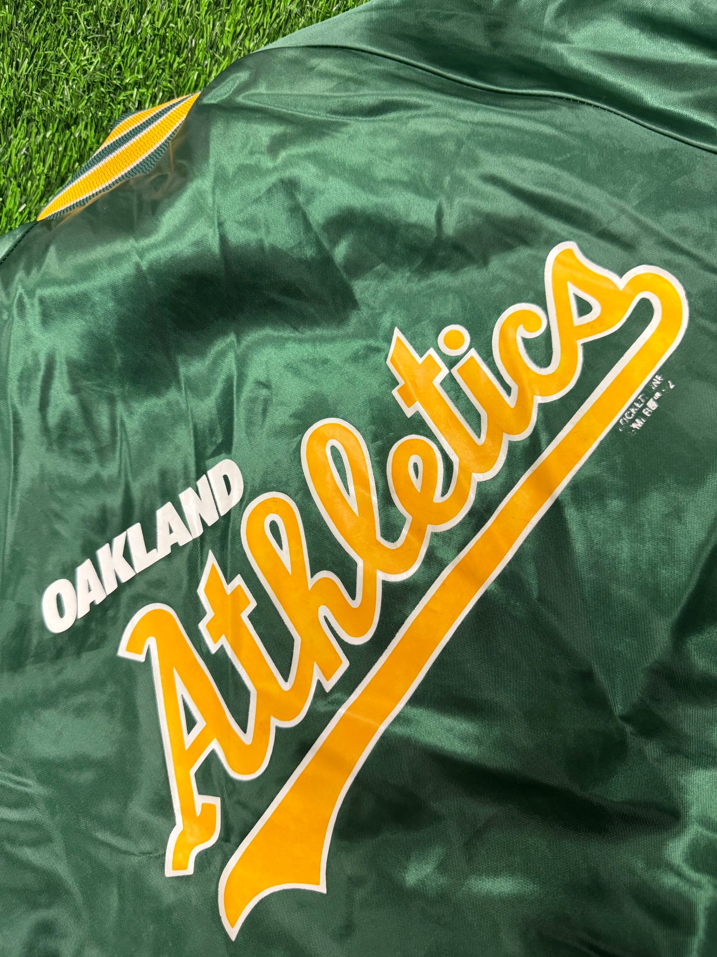 1992 Oakland Athletics Vintage Locker Line Satin Jacket (M)