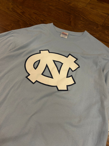 00s UNC Hanes Big Logo Tee (L)
