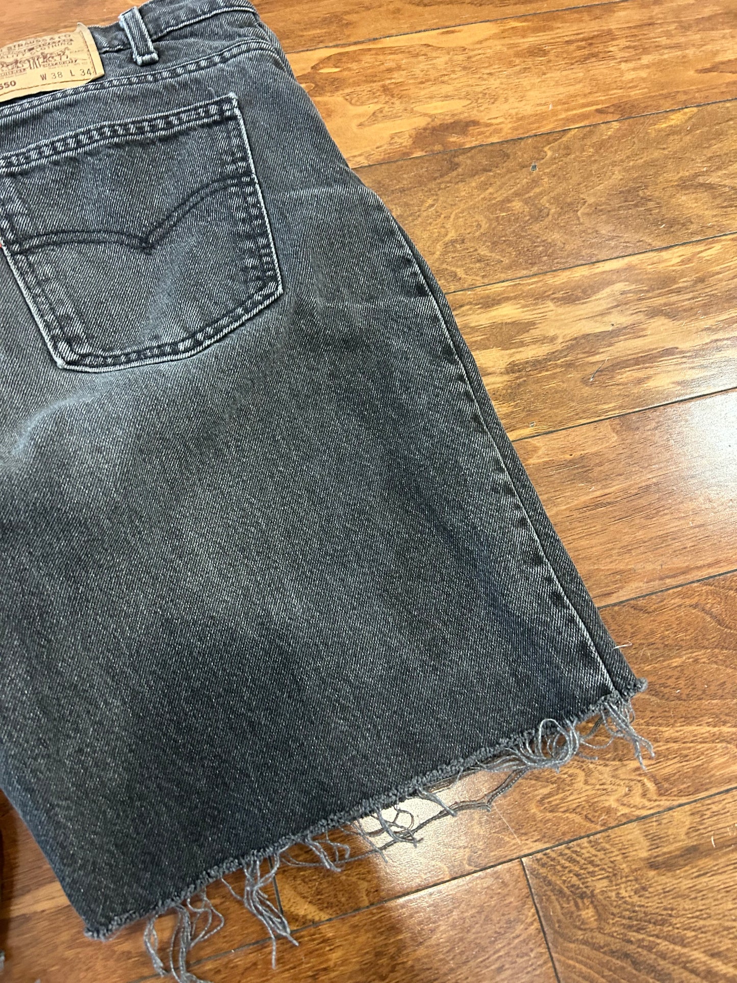 90s Levi's 550 Orange tab Stained Black Shorts (36)