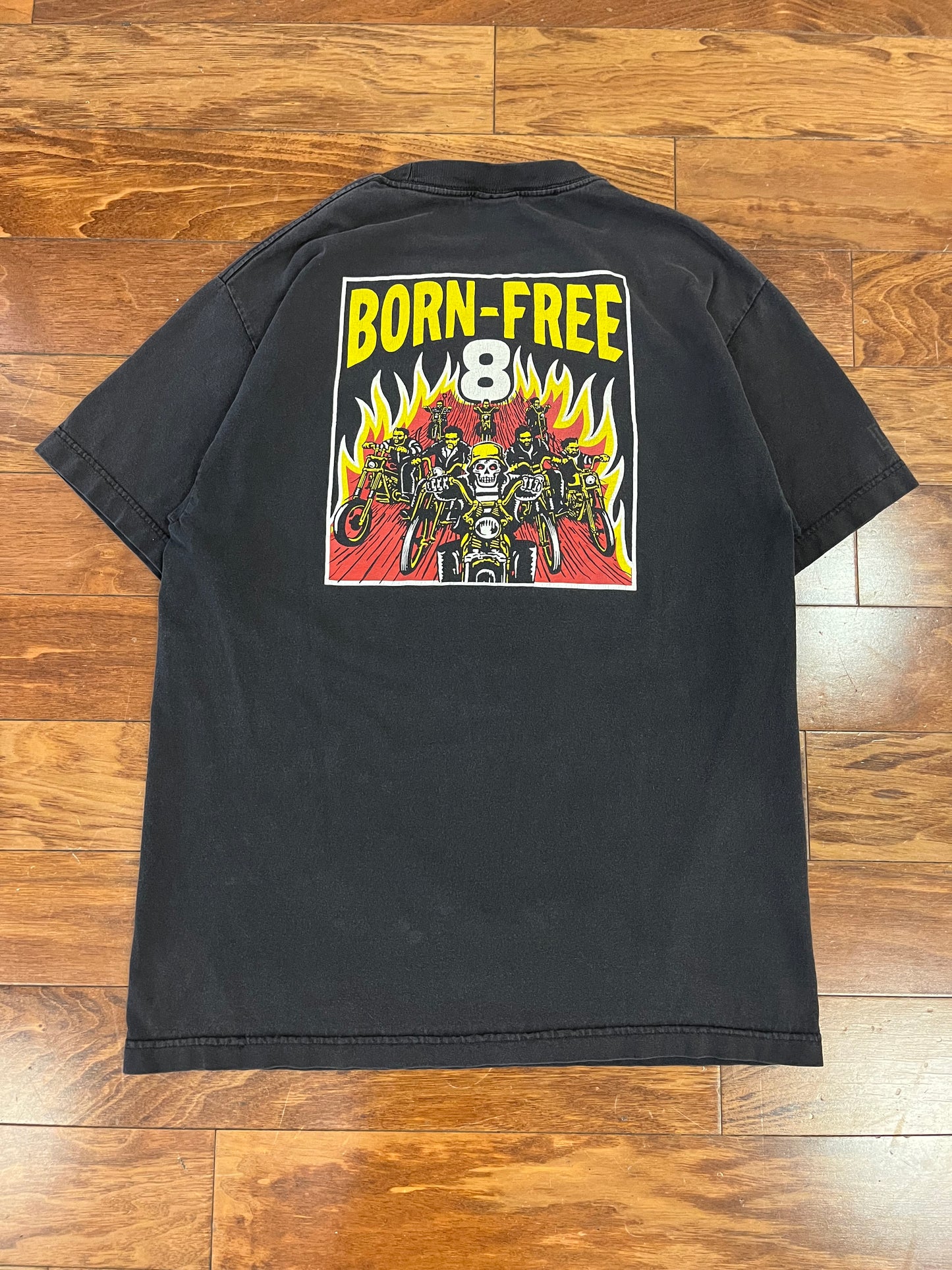00s Born Free 8 Pocket Tee (L)