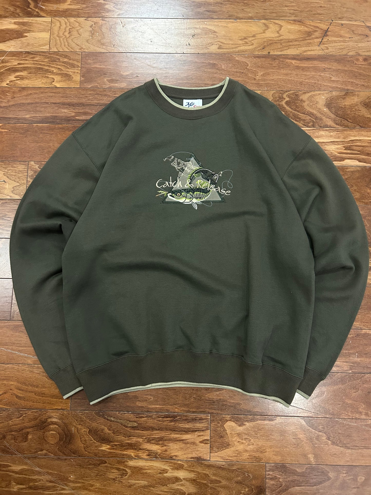 00s Catch & Release Vintage Embroidered Nature Crewneck (XL)