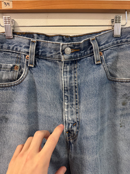 2002 Levi's 550 Stained Shorts (35)