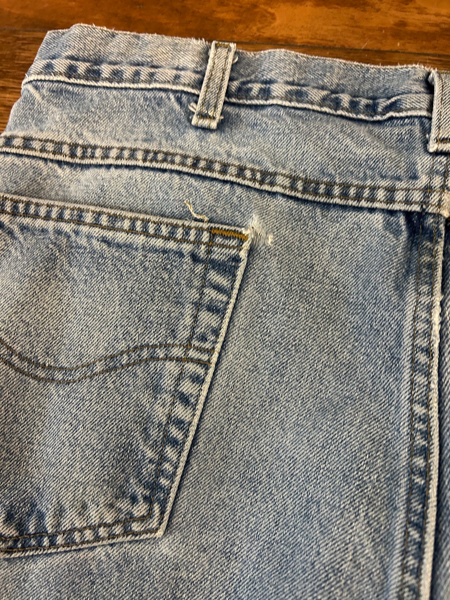 00s Carhartt Mud Wash Distressed Blue Jeans (38 x 30)