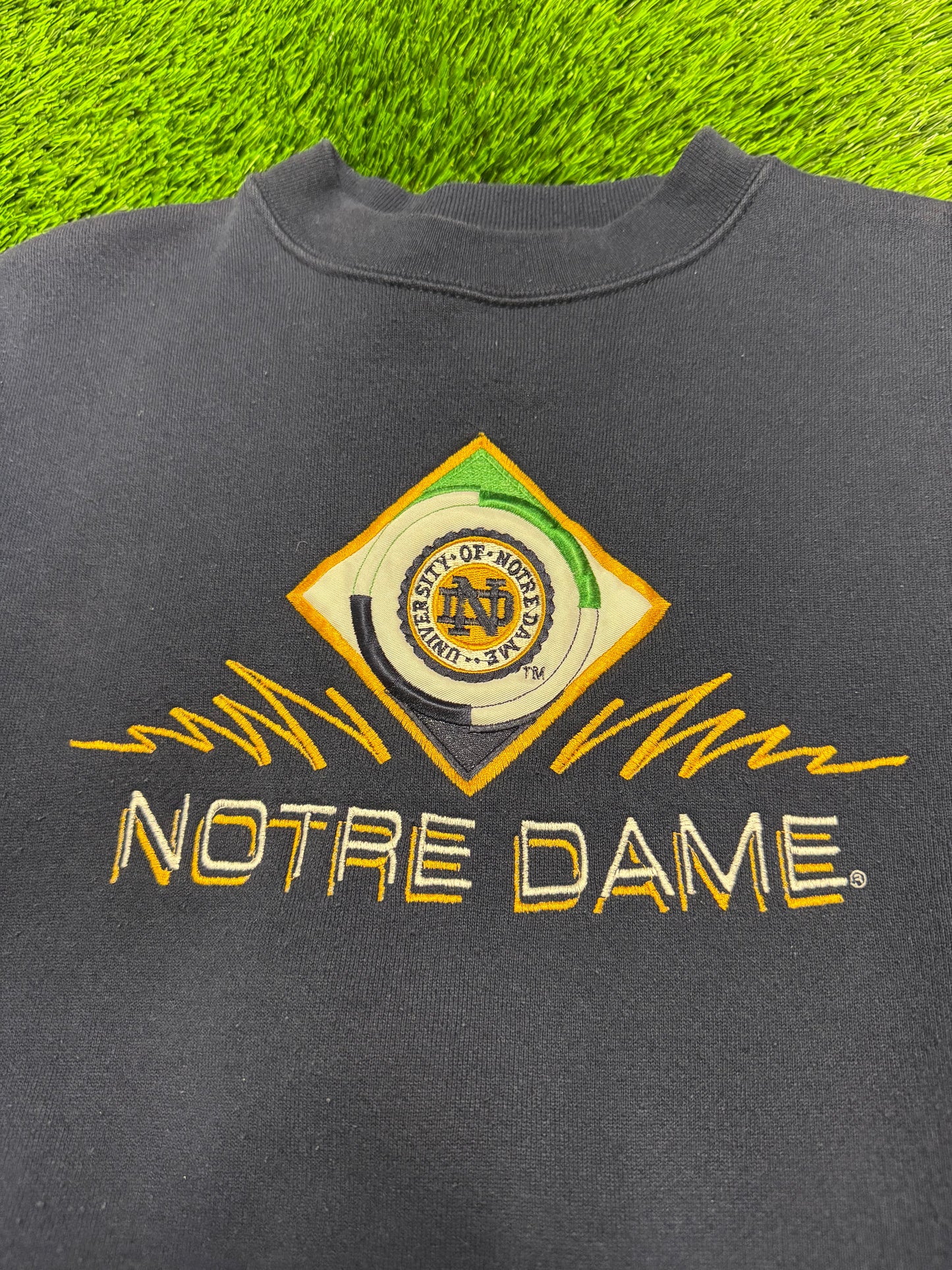 90s Notre Dame University Logo 7 Embroidered Vintage Crewneck (M)