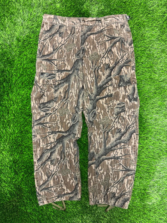 90s Mossy Oak Fleece Camo Cargo Pants (36 x 32)