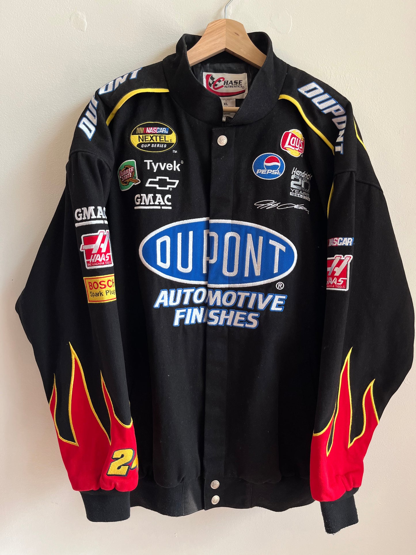 2004 Jeff Gordon Dupont Black Flames Nascar Racing Jacket (XL)