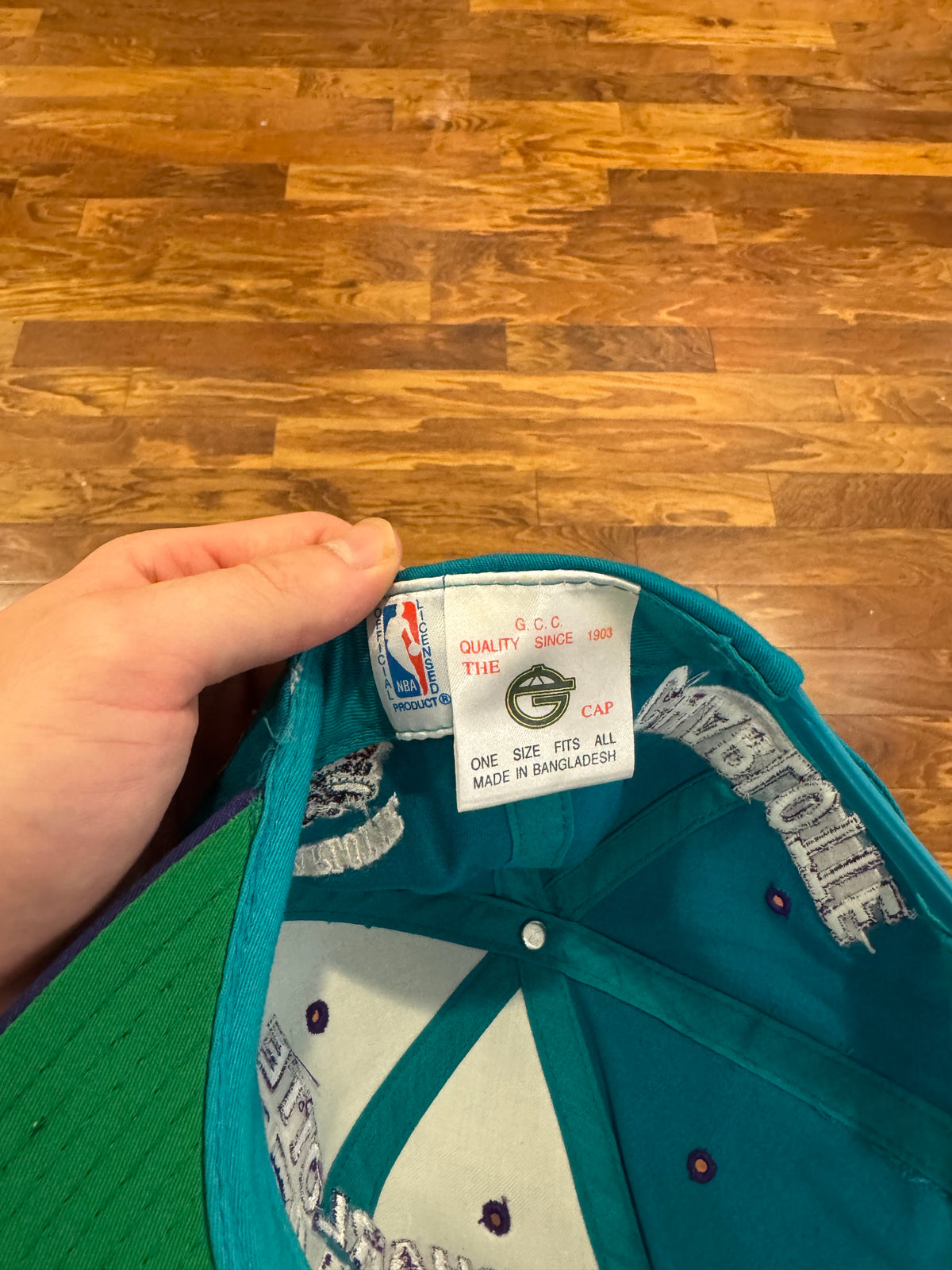 90s Charlotte Hornets Two Tone Spell Out Hat (OS)