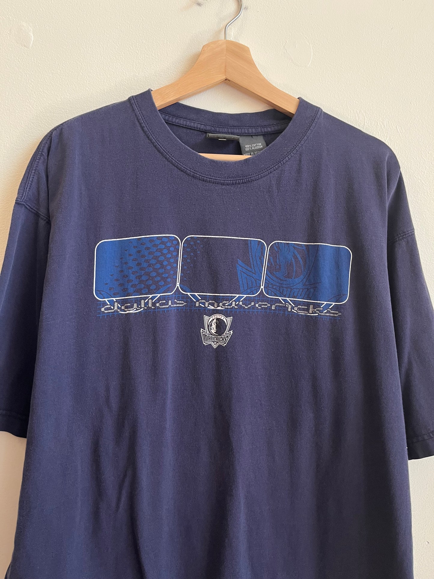 00s Dallas Mavericks NBA Navy Tee (XL)