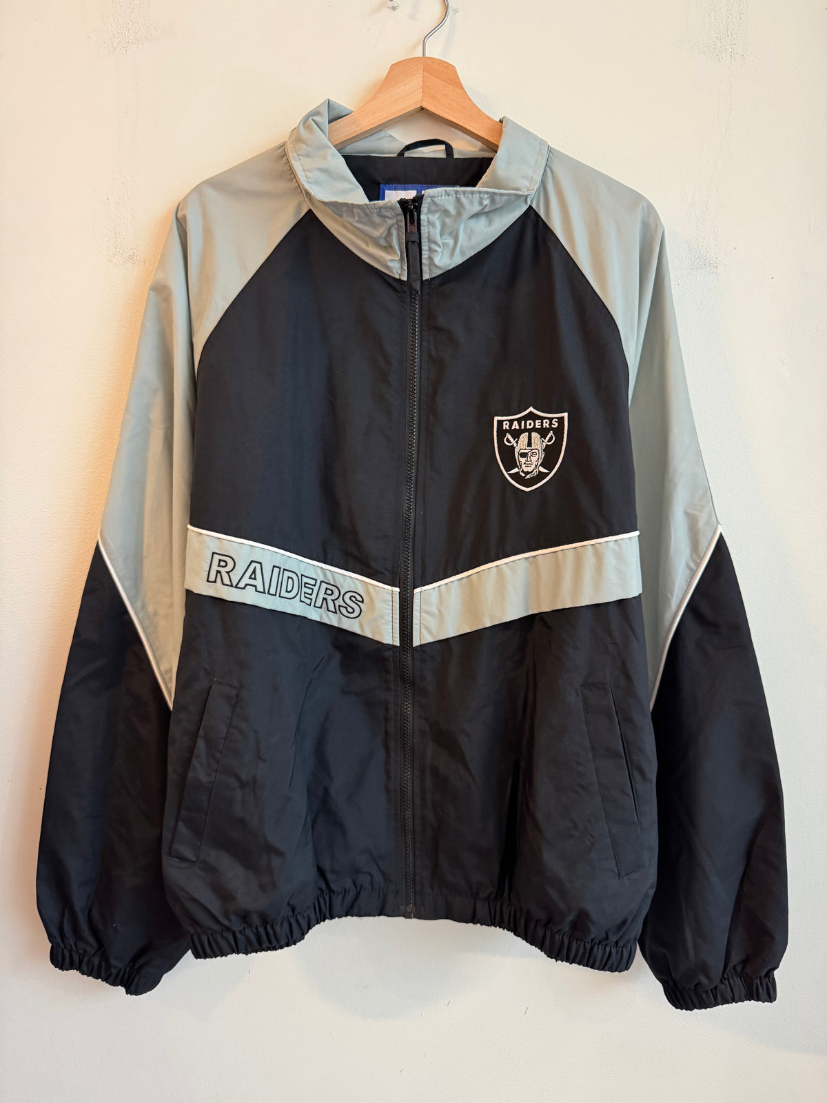 90s Oakland Raiders Logo Athletic Windbreaker (L)