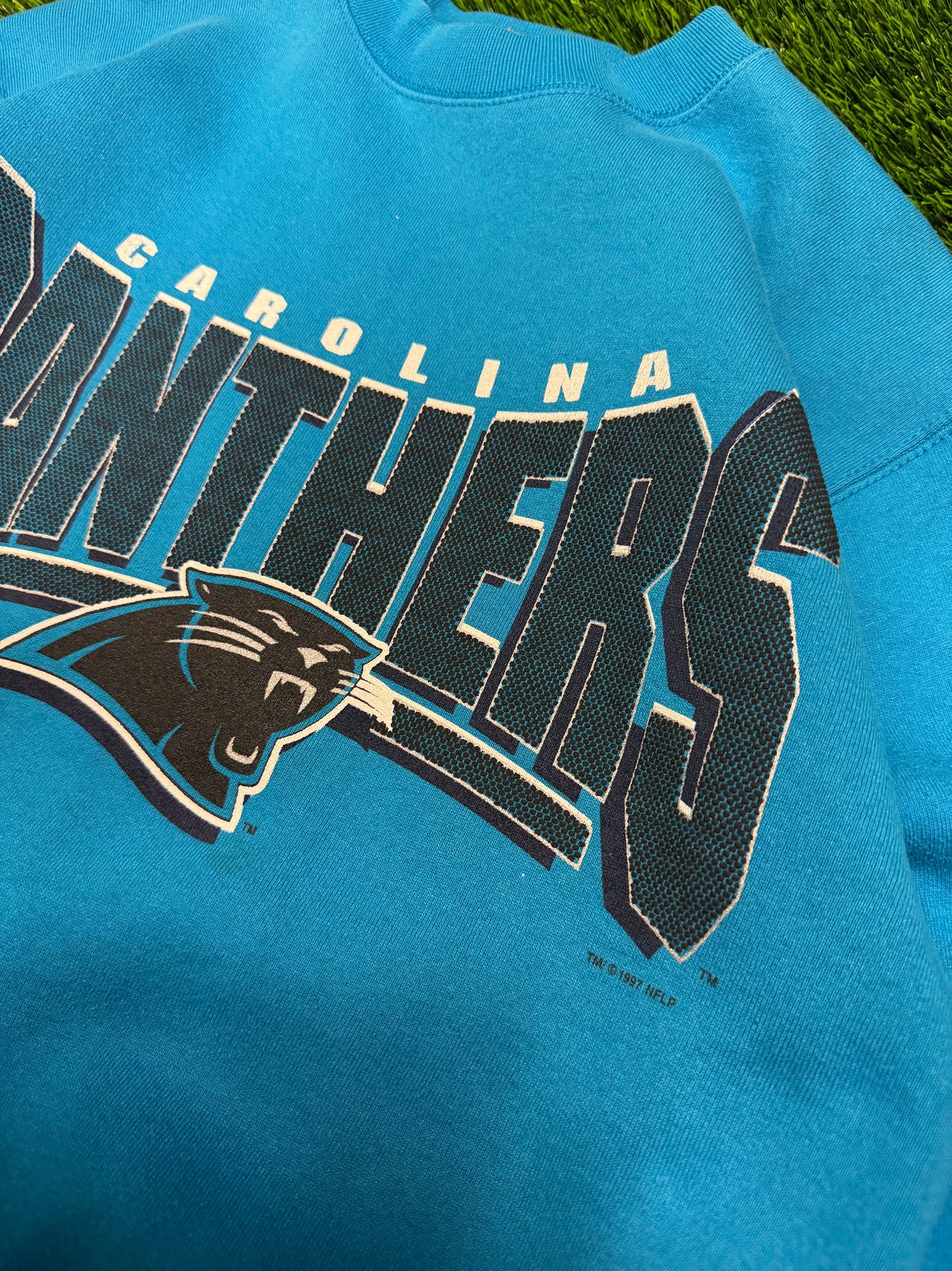 1997 Carolina Panthers Pro Player Spell Out Vintage Blue NFL Crewneck (M)