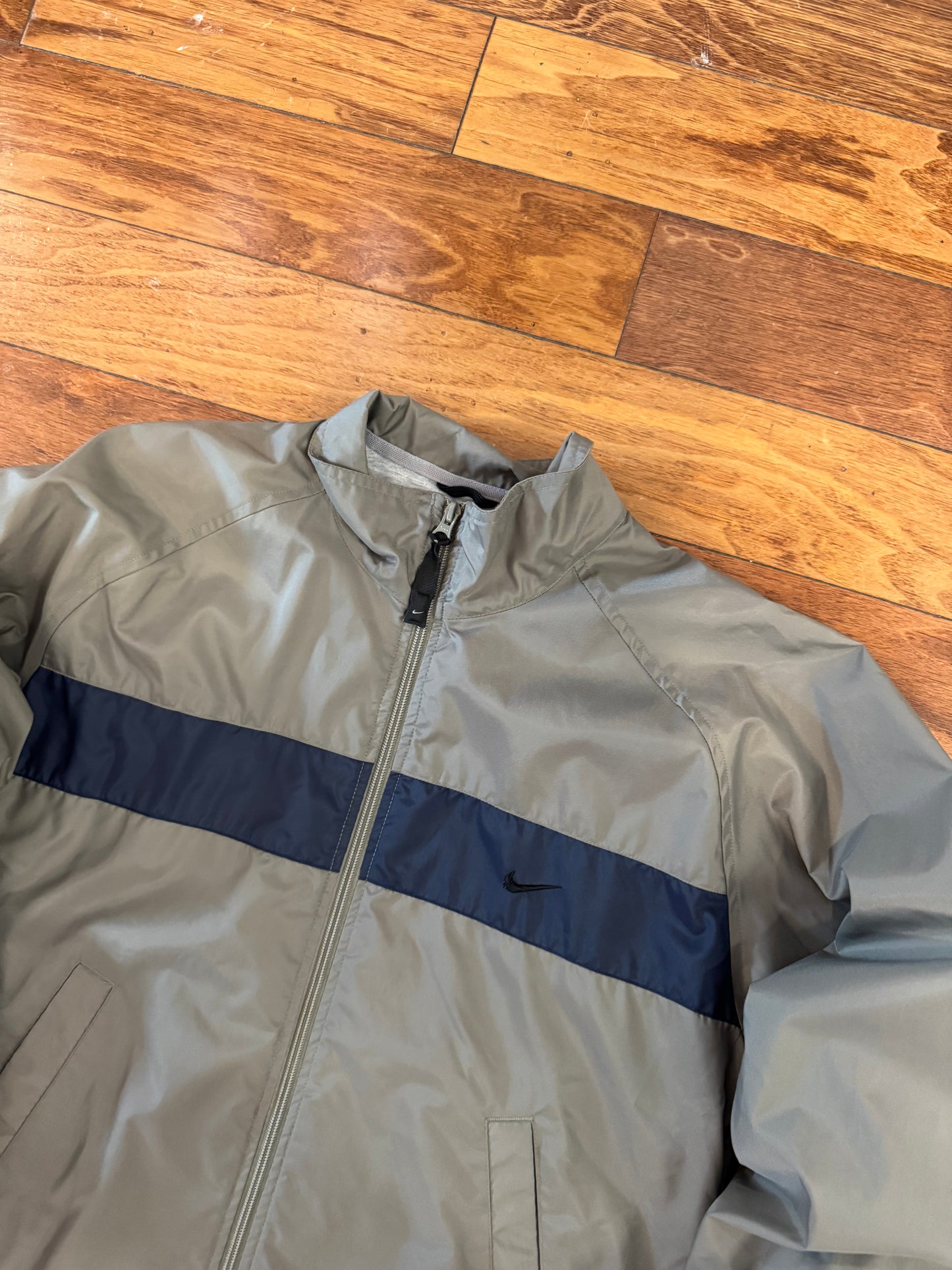 00s Nike Grey Striped Essential Windbreaker (S)