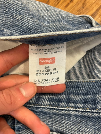 00s Wrangler Faded Blue Shorts (38)