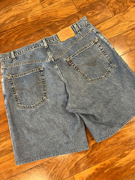 1998 Levi's Baggy Fit Jean Shorts (38)