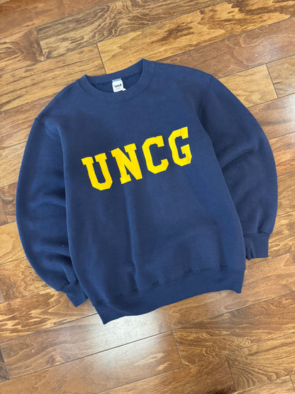 90s UNCG Greensboro Embroidered Vintage College Navy Crewneck (M)