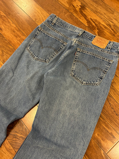 2001 Levi's 505 Mid Wash Jeans (38 x 34)