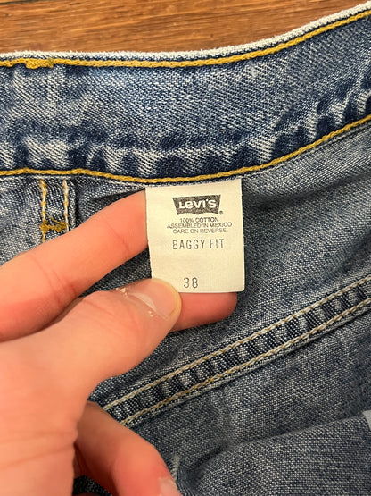 1998 Levi's Baggy Fit Jean Shorts (38)