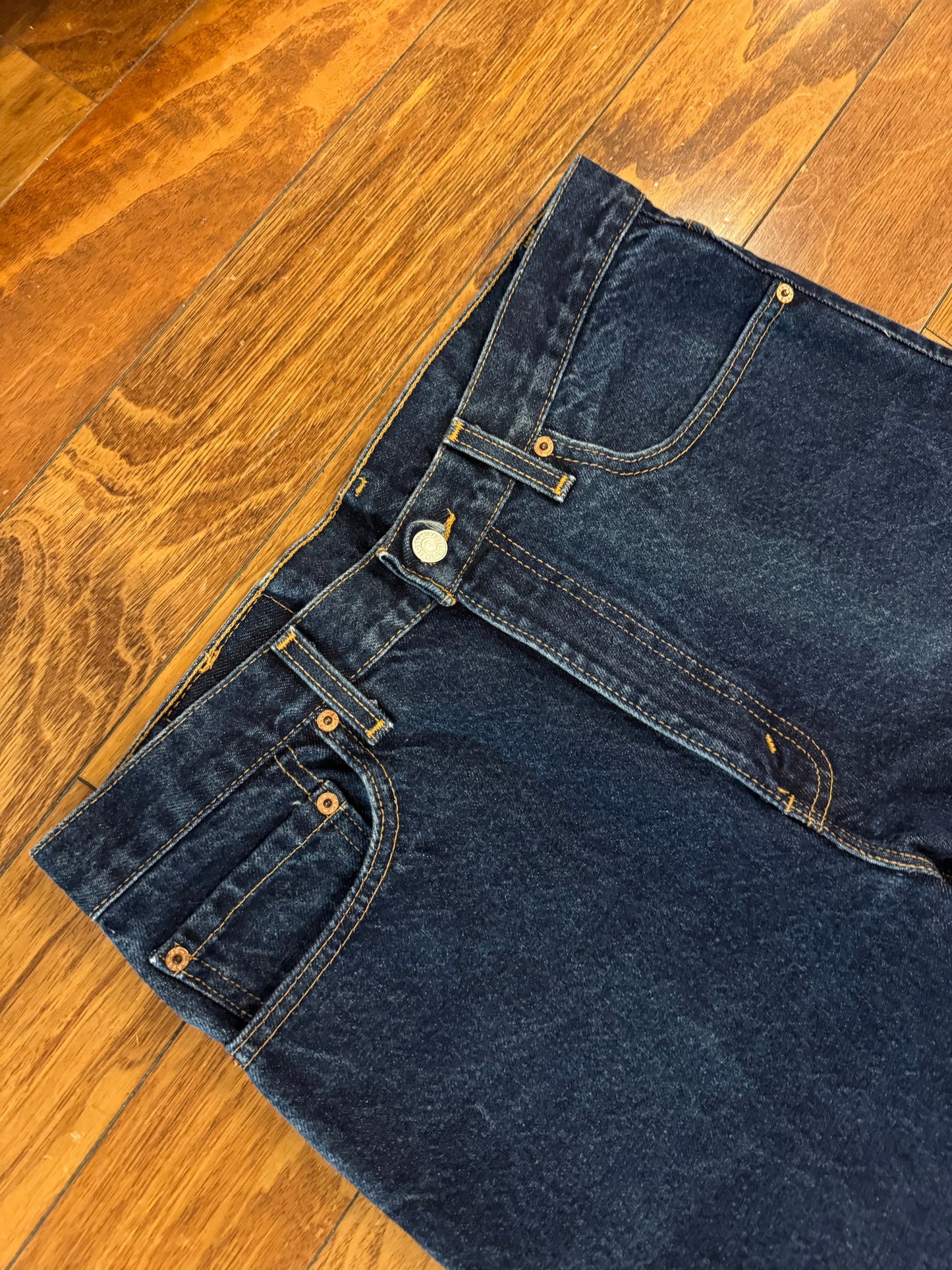 2000 Levi's 517 Dark Wash Boot Cut Jeans (34 x 36)