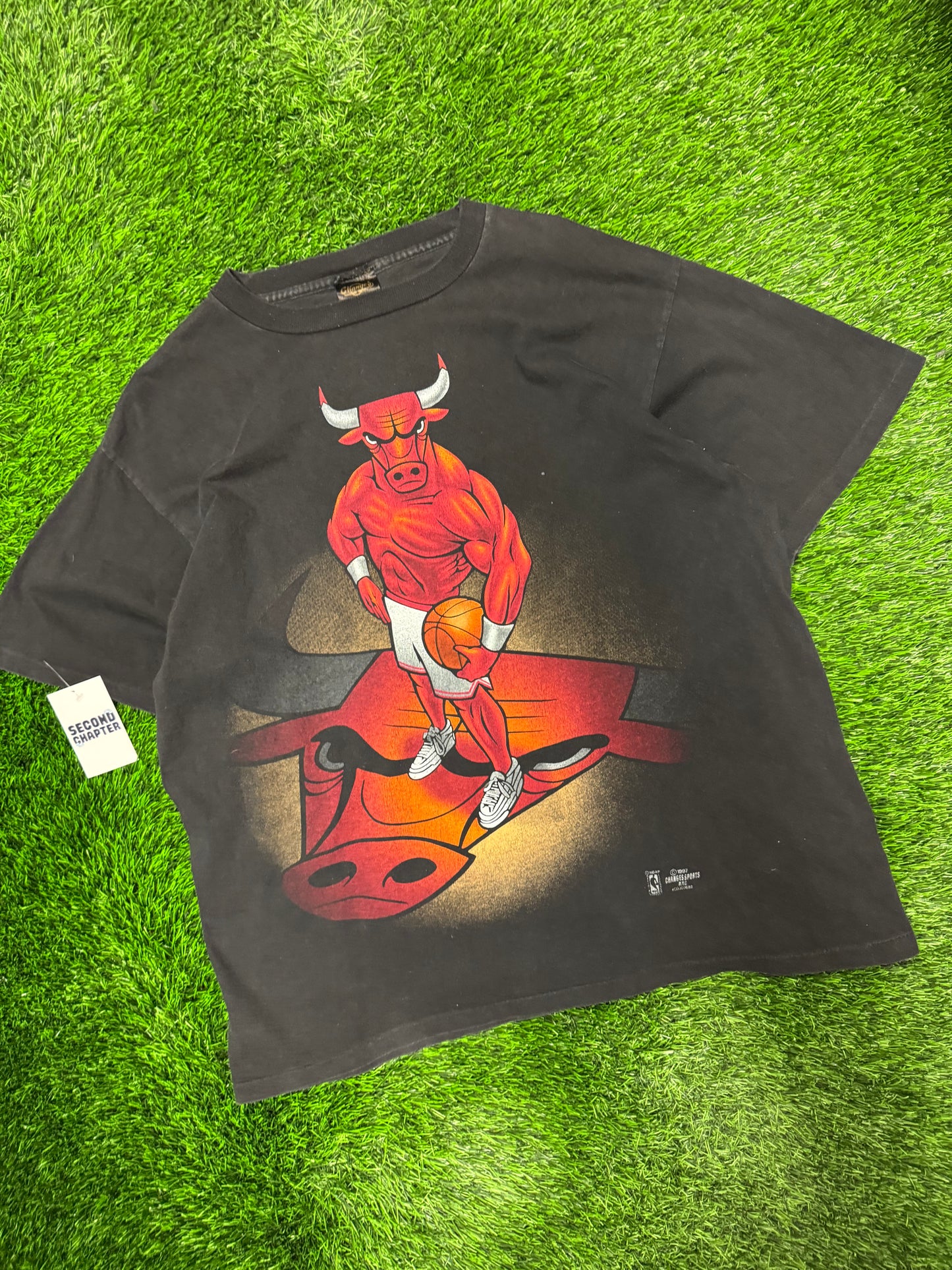 1997 Chicago Bulls "Benny The Bull" Faded Mascot Cartoon Tee (XL)