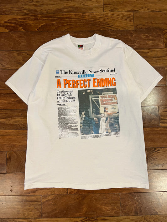 1998 Tennessee Lady Vols Newspaper Tee (XL)