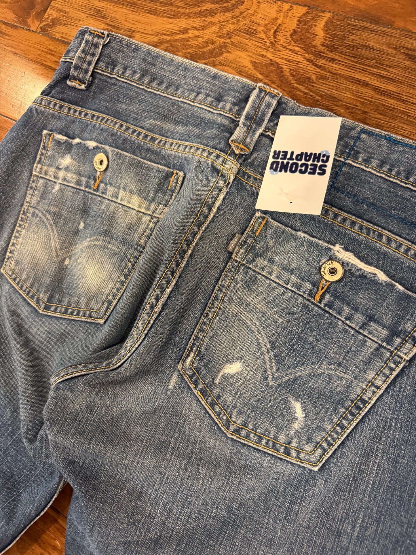 2005 Levi's Silver Tab Boot Cut Dark Wash Jeans (34 x 30)