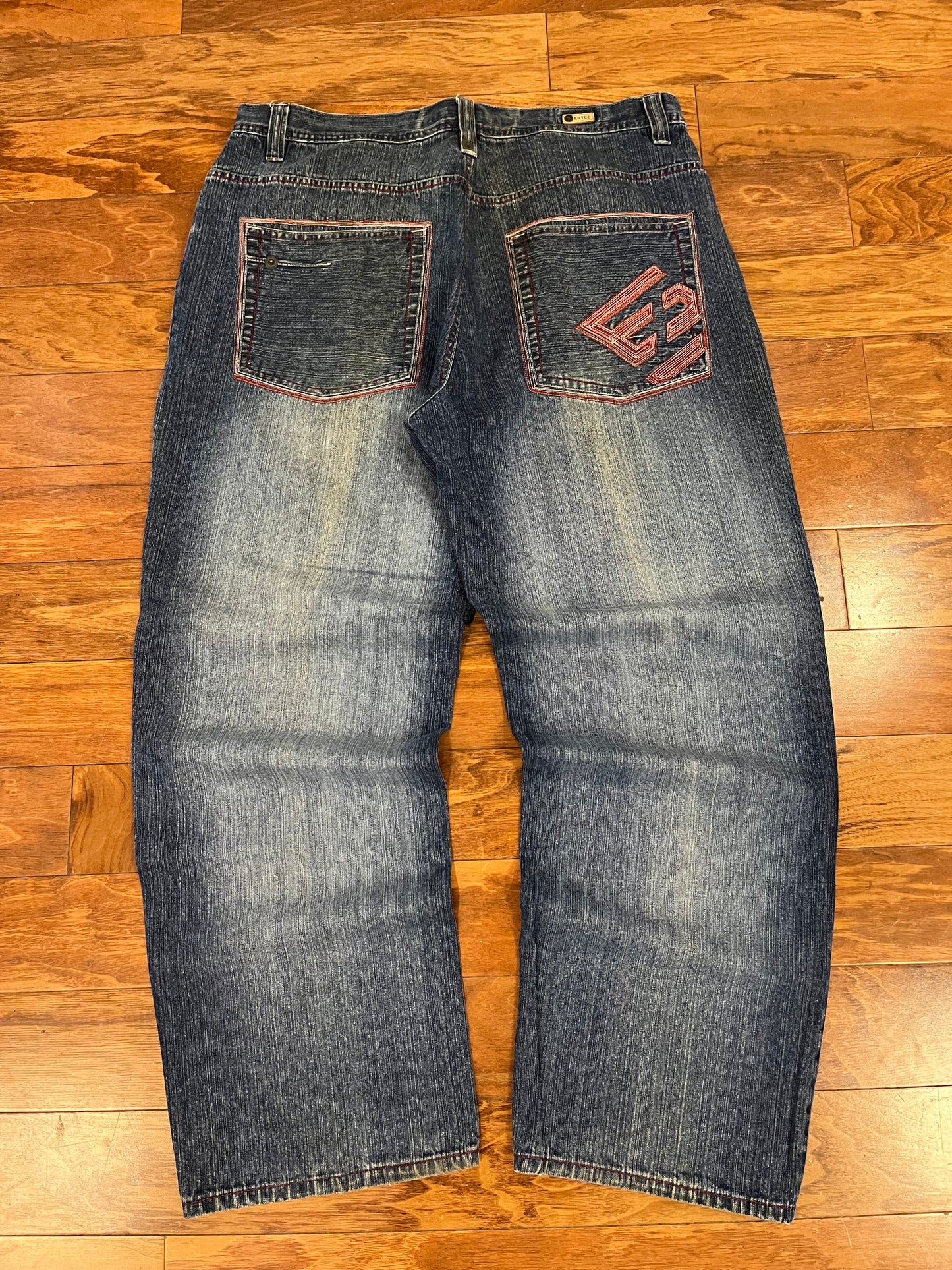 00s Enyce Baggy Embroidered Jeans (38 x 32)