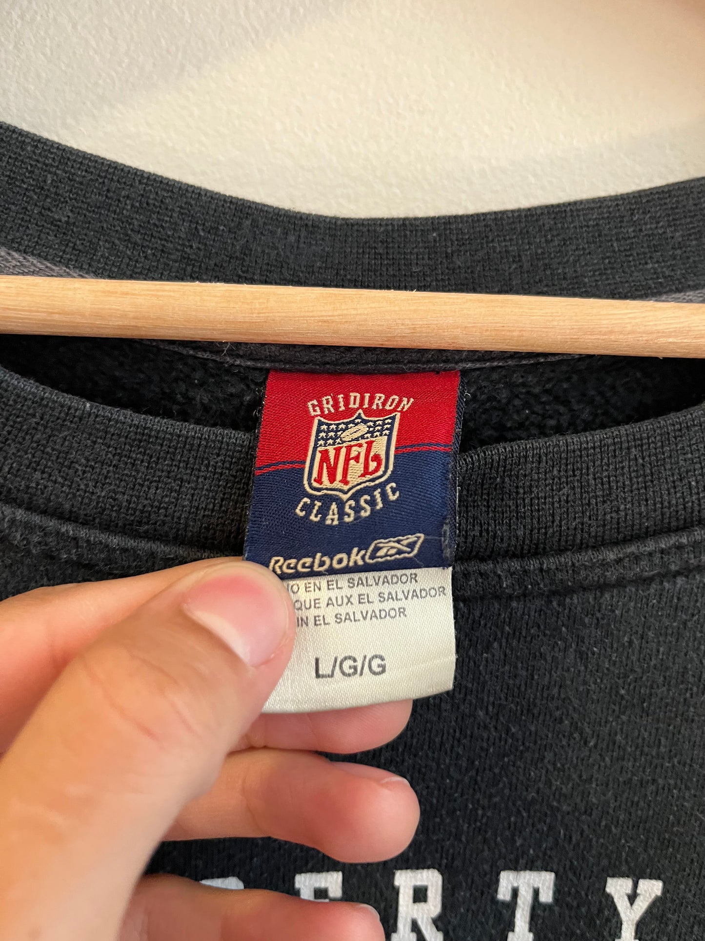 00s Property of Eagles Black Reebok NFL Crewneck (L)