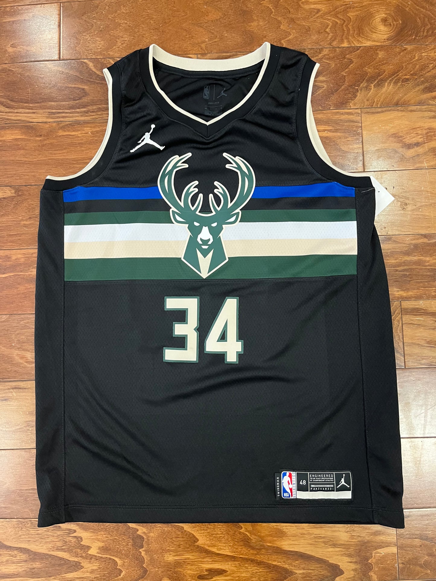 2021 Milwaukee Bucks Giannis Antetokounmpo Jersey (L)